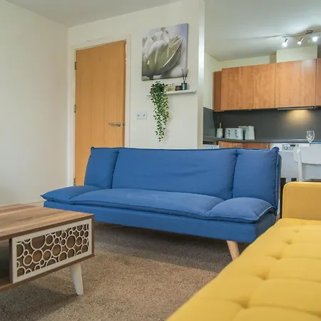 In Our Stylish Flat! & Secure Building & Sleeps Up To 4 Apartament Birmingham
